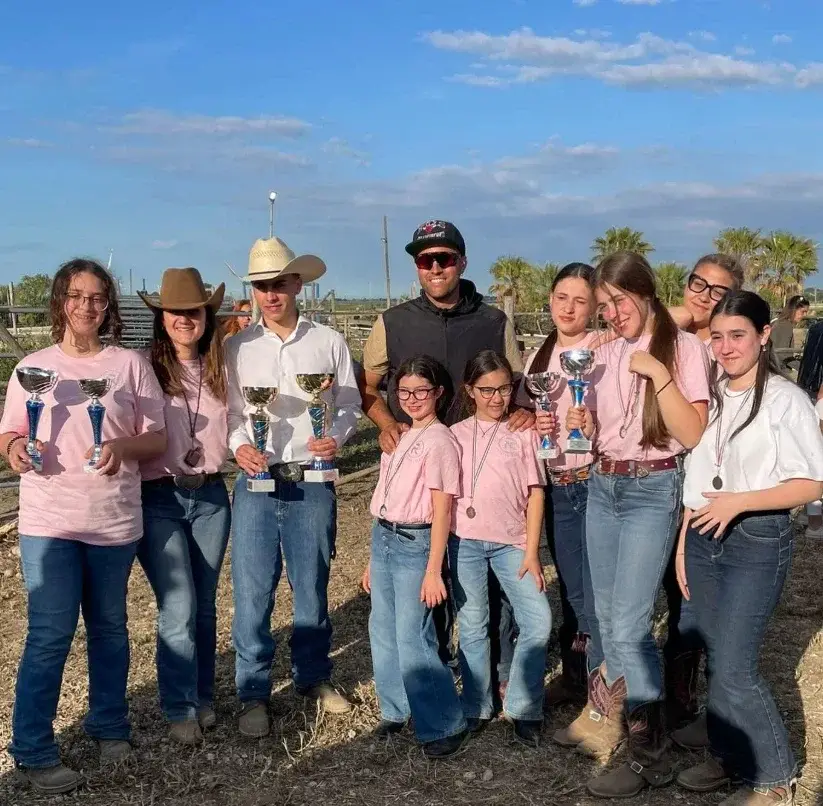 Allievi con le coppe — Perazzo Ranch